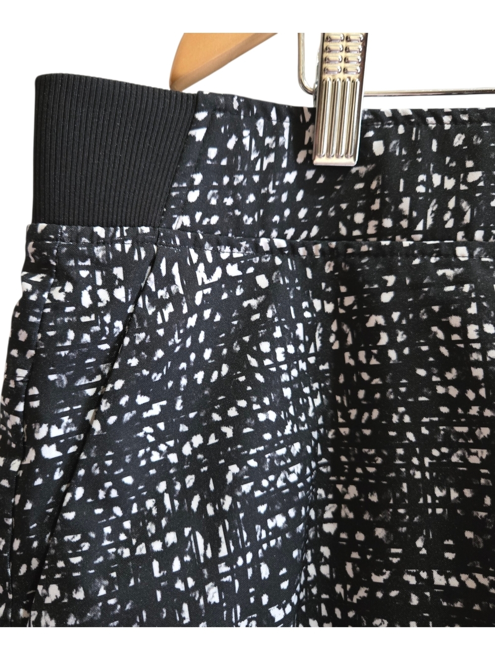 CypressClub Golf Black / White Patterned Women's Skort - Picture 3 of 5